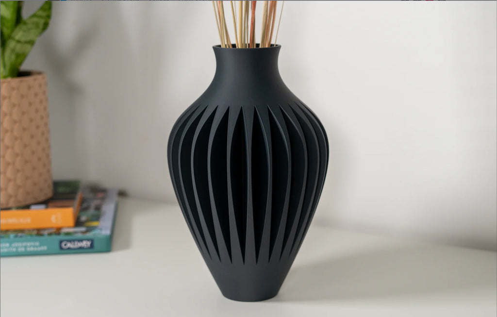 Luko Vase