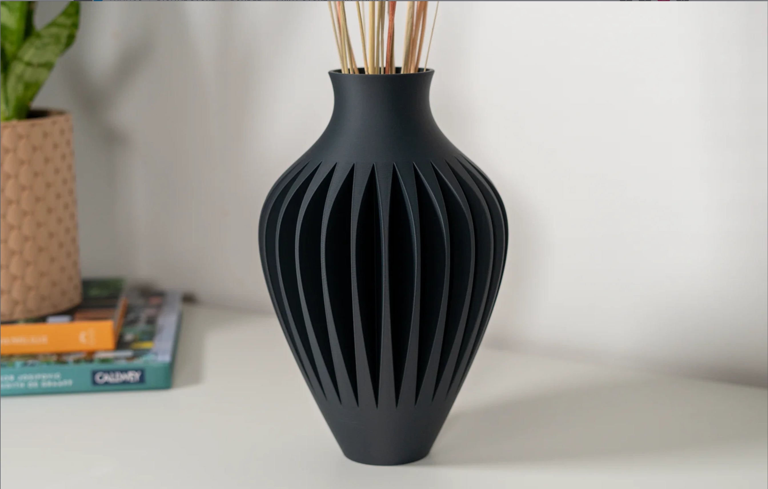 Luko Vase